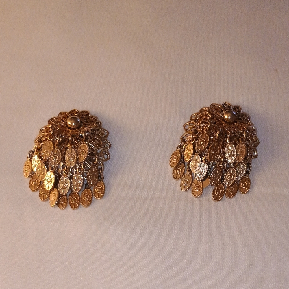 VINTAGE FILIGREE Elegant Gold tone Dangle Earrings